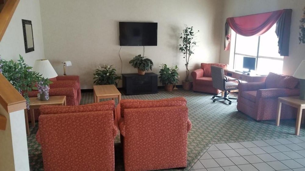 syracuse inn and suites