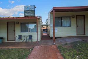 kimberley hotel halls creek