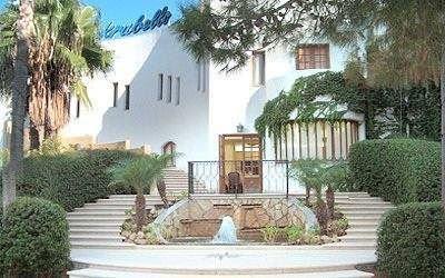 hotel akrabello