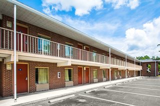 Jax Airport Hotel,Near River City Market Place,2 star