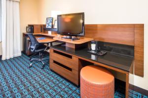 fairfield inn and suites jacksonville airport