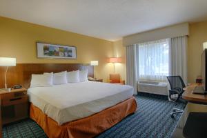 fairfield inn and suites jacksonville airport