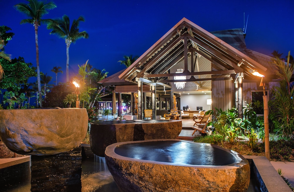 vomo island resort