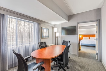 courtyard by marriott boston waltham