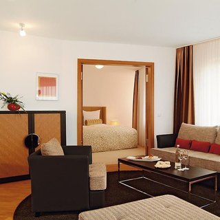 lindner hotel frankfurt main plaza part of jdv by hyatt