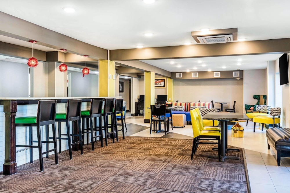 comfort inn airport