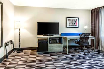 comfort inn airport