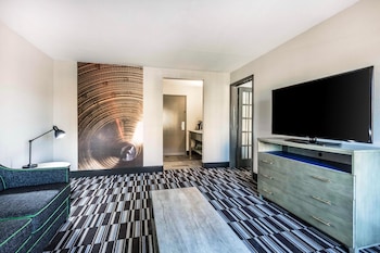 comfort inn airport