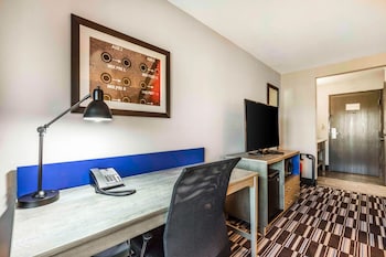 comfort inn airport