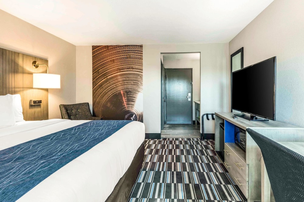 comfort inn airport