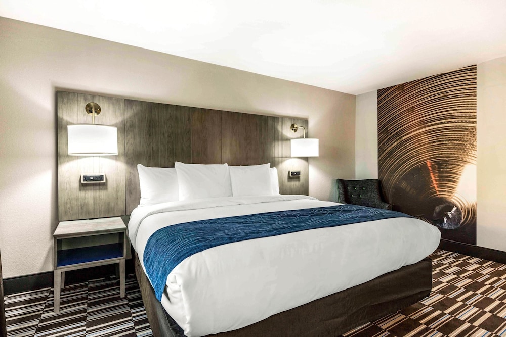 comfort inn airport