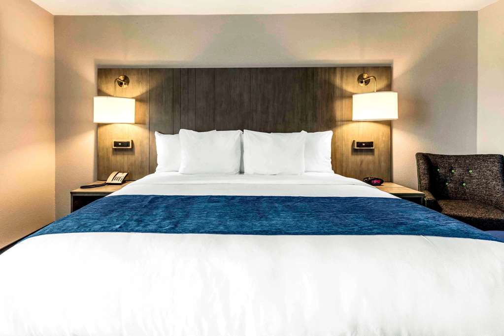 comfort inn airport