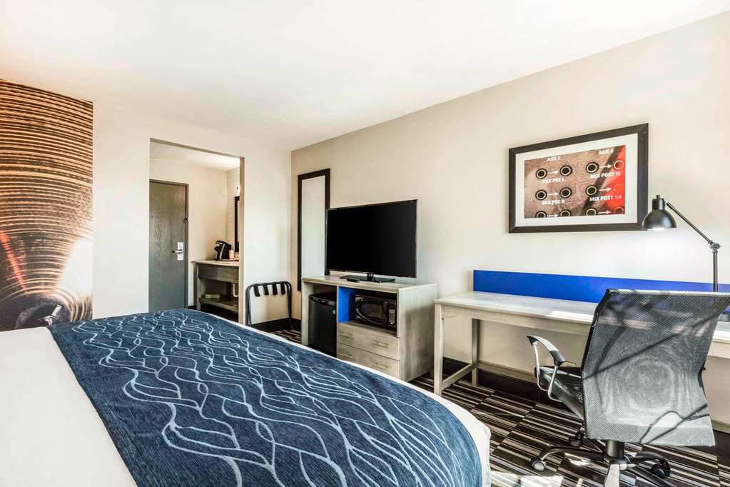 comfort inn airport