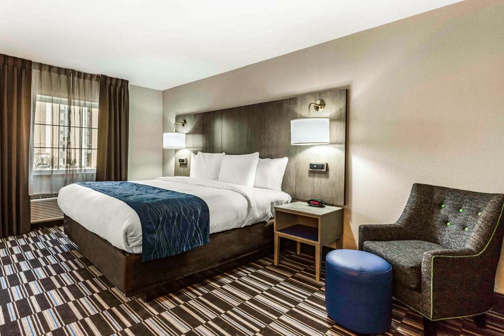 comfort inn airport