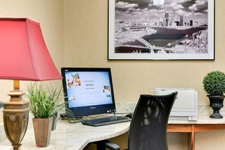 hampton inn pittsburgh airport