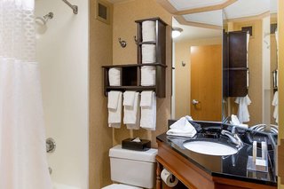 hampton inn pittsburgh airport