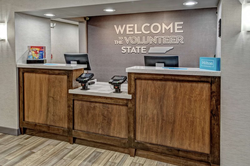 hampton inn and suites memphis wolfchase galleria