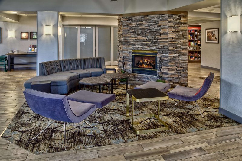 hampton inn and suites memphis wolfchase galleria