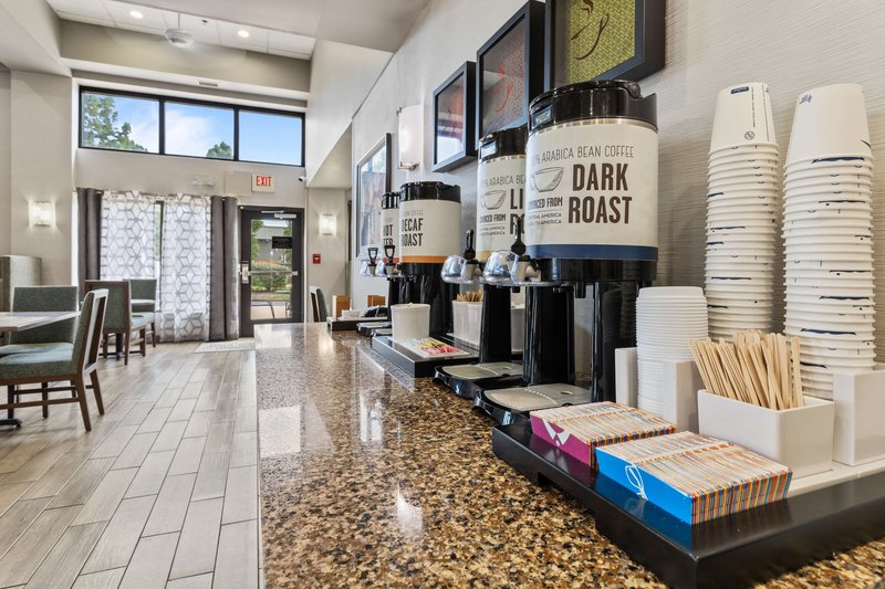 hampton inn and suites memphis wolfchase galleria