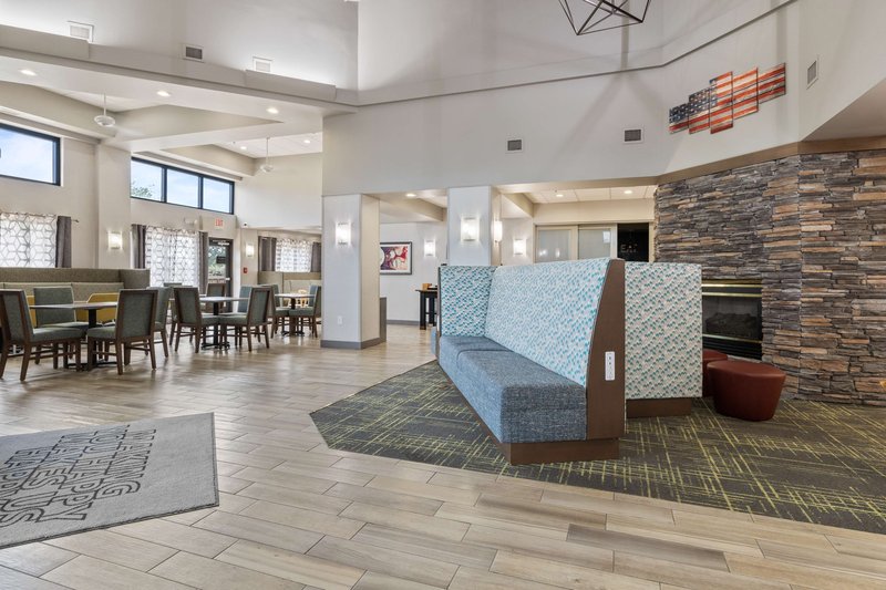 hampton inn and suites memphis wolfchase galleria