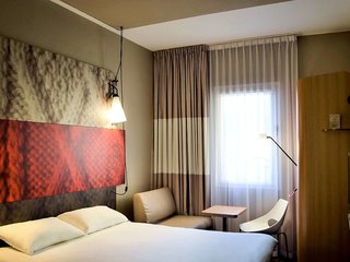 ibis lyon caluire cite internationale