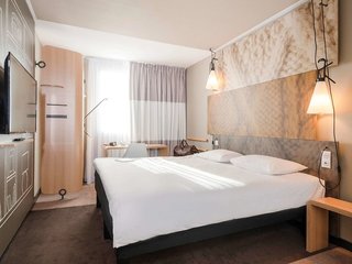 ibis lyon caluire cite internationale