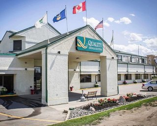 Ramada By Wyndham Nisku Edmonton Airport,Near The Airport,4 star