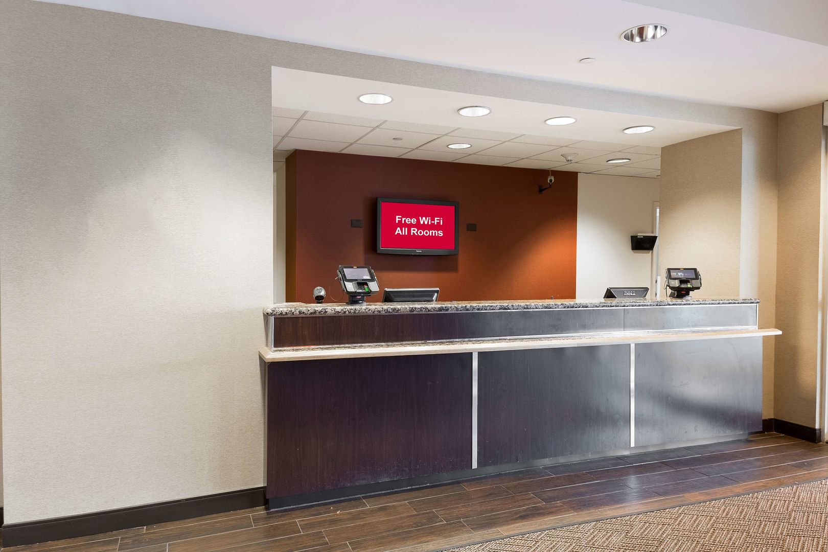 red roof inn plus long island garden city