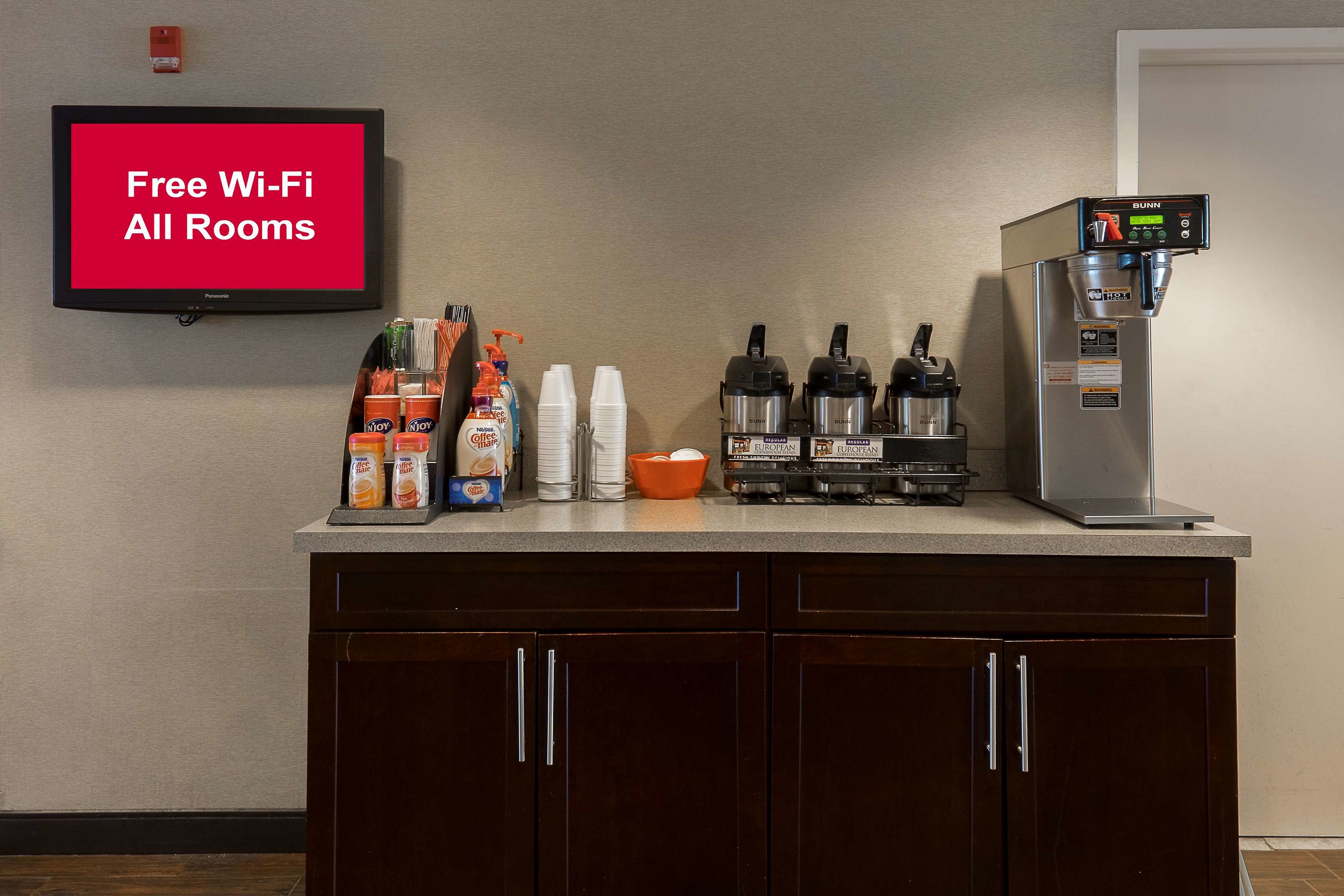 red roof inn plus long island garden city
