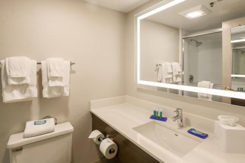 holiday inn express milwaukee west medical center by ihg