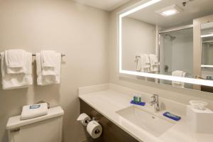 holiday inn express milwaukee west medical center by ihg