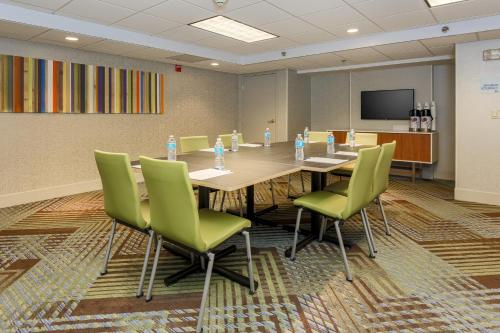 holiday inn express milwaukee west medical center by ihg