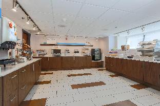 holiday inn express milwaukee west medical center by ihg