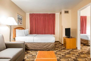 Hawthorn Extended Stay By Wyndham Milwaukee Airport,Oak Creek>>Milwaukee,3 star