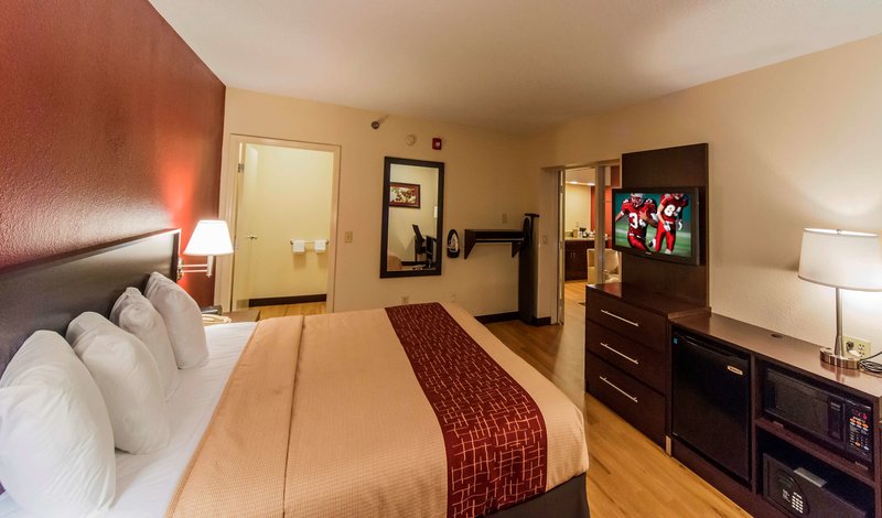 red roof inn plus raleigh downtown ncsu conv center