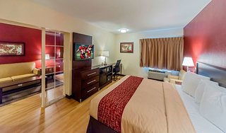 red roof inn plus raleigh downtown ncsu conv center