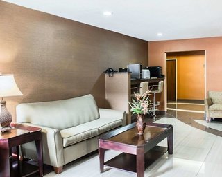 Comfort Inn Garner Clayton I-40,Four Oaks>>Cape Fear River,2.5 star