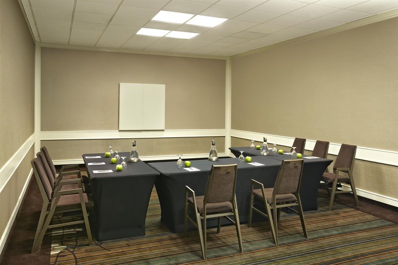 sheraton cavalier calgary hotel