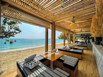 Phi Phi Holiday Resort,Near Laem Tong Beach,4 star