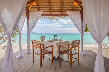 Phi Phi Holiday Resort,Near Laem Tong Beach,4 star