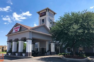 oyo townhouse oklahoma city airport