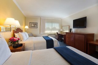 the marina inn on san francisco bay