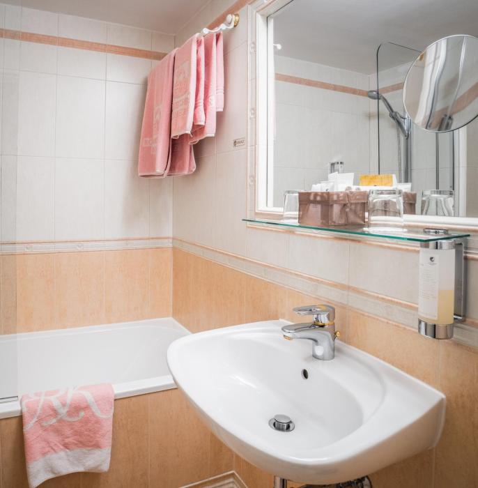 schlosshotel romischer kaiser