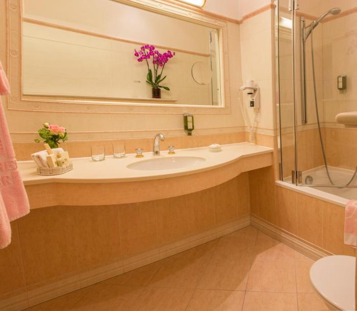 schlosshotel romischer kaiser