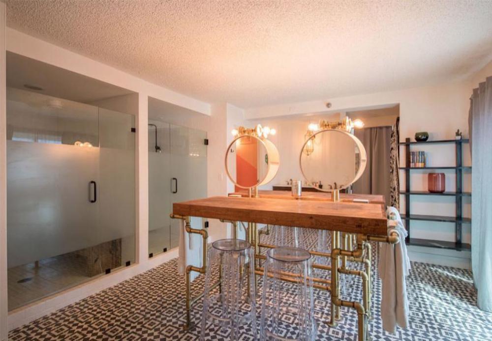 oasis at gold spike adults only