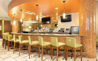 florida hotel and conference center in the florida mall