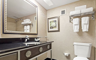 florida hotel and conference center in the florida mall