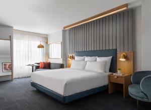 21C Museum Hotel Chicago,Near Michigan Avenue,4 star