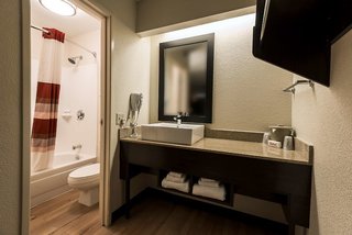 red roof inn plus chicago naperville