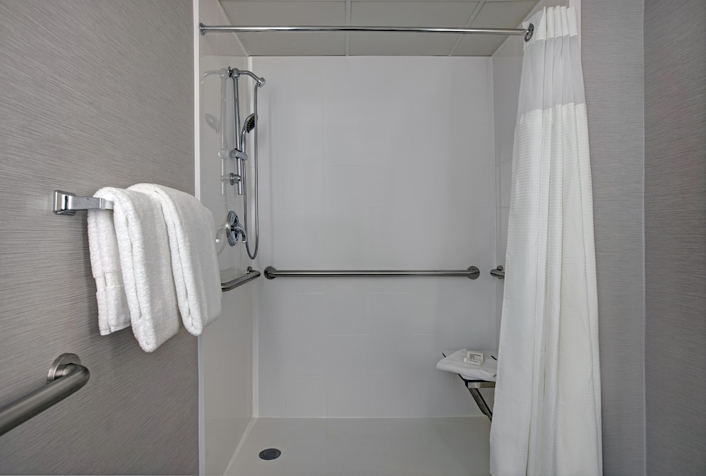 courtyard chicago elmhurst oakbrook area